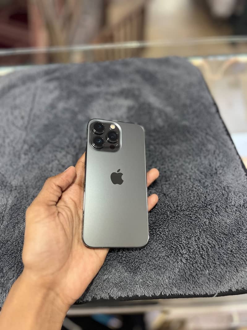 Apple iPhone 13 Pro 4