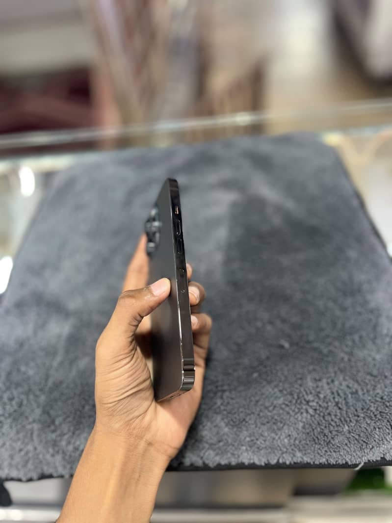 Apple iPhone 13 Pro 6