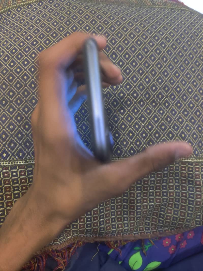 Apple iPhone 11 3