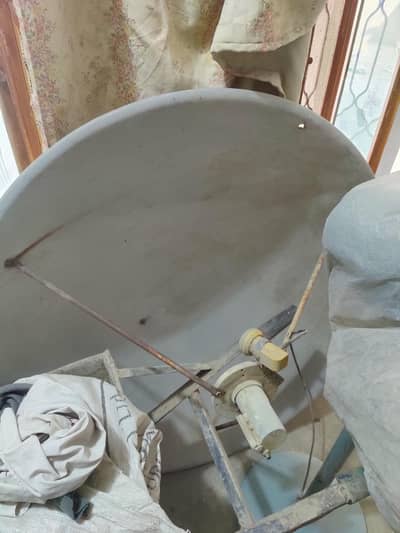 Dish for sale all ok ha Koi issue ni