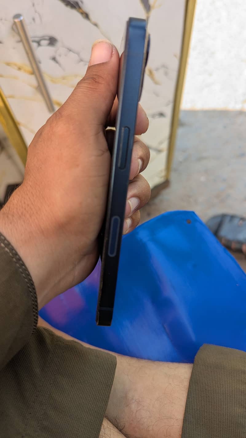 Apple iPhone 13 1