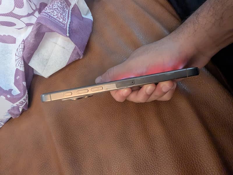 iphone 16 pro max 2