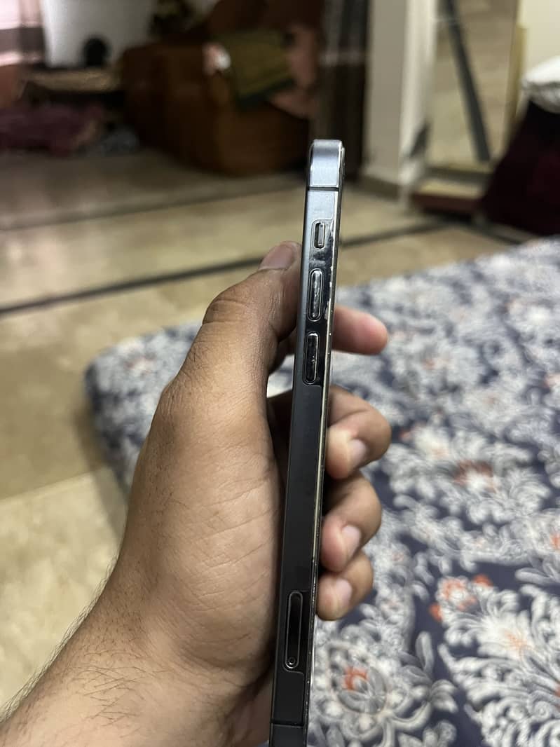 Apple iPhone 12 Pro 2