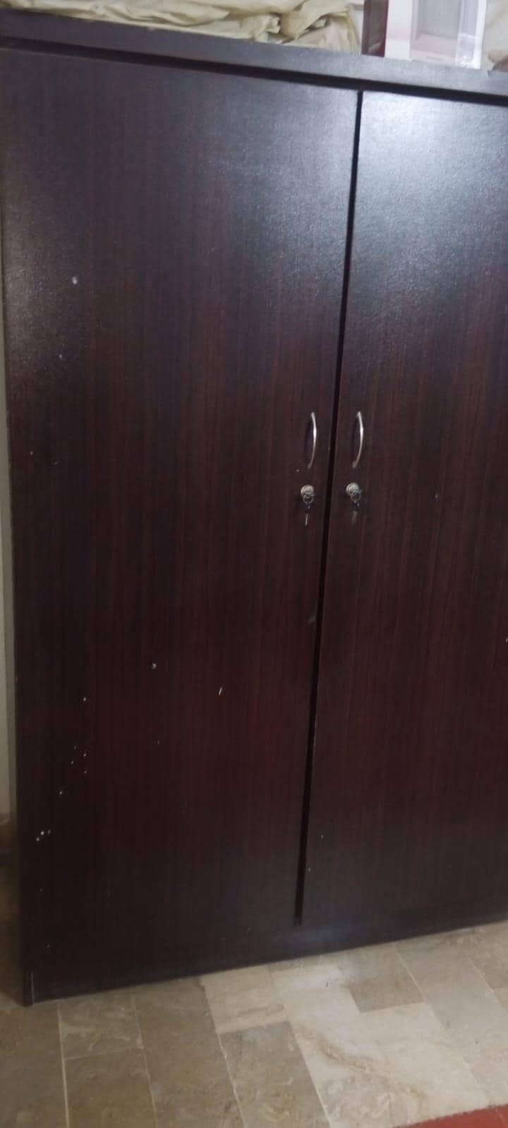 2 door wardrobe 0