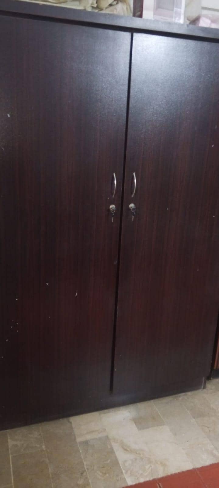 2 door wardrobe 1