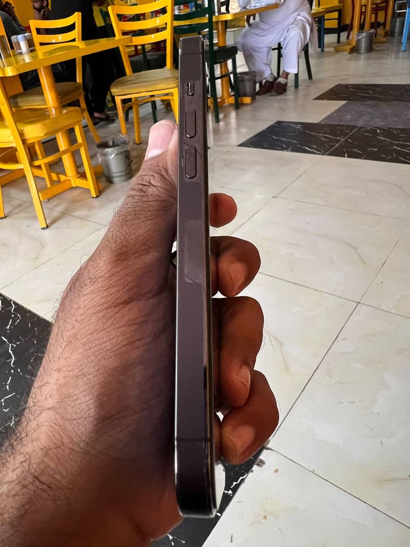 Apple iPhone 14 Pro 0