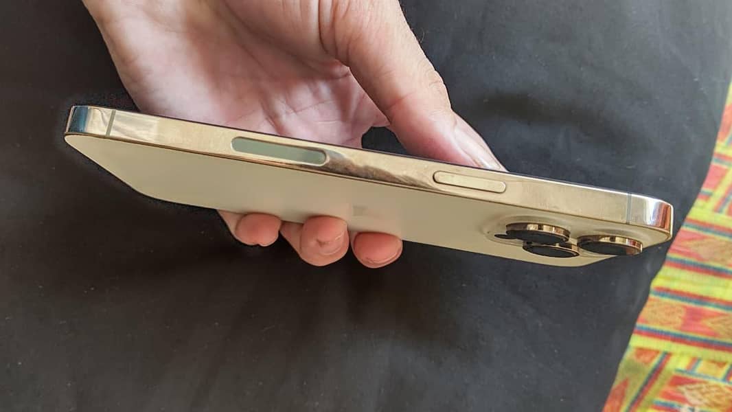 Apple iPhone 14 Pro Max 2