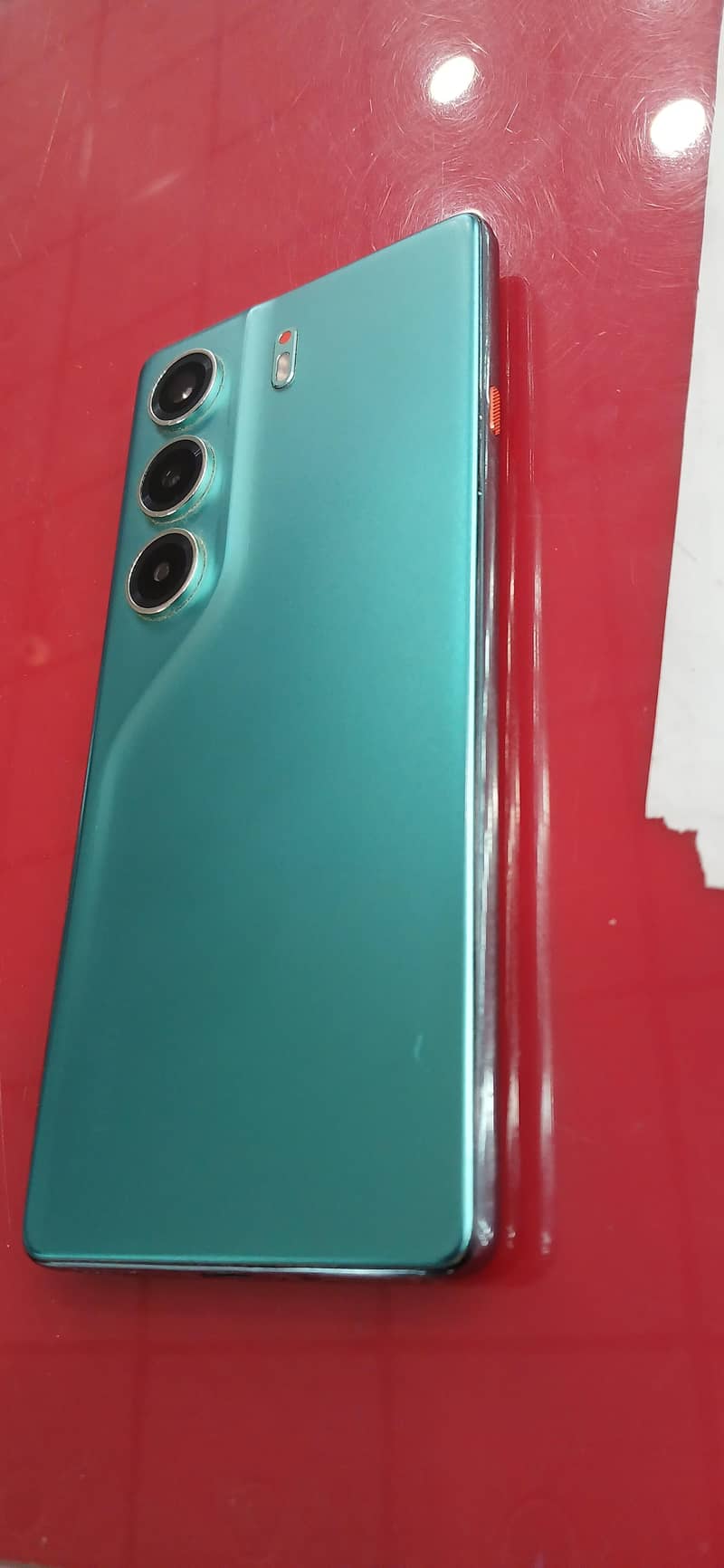 Tecno CAMON 40 1