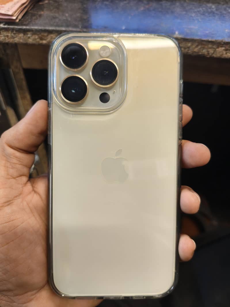 Apple iPhone 14 Pro Max 1