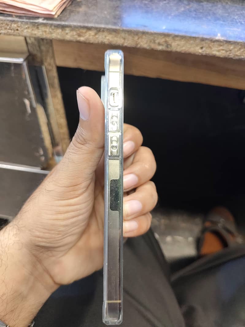 Apple iPhone 14 Pro Max 3