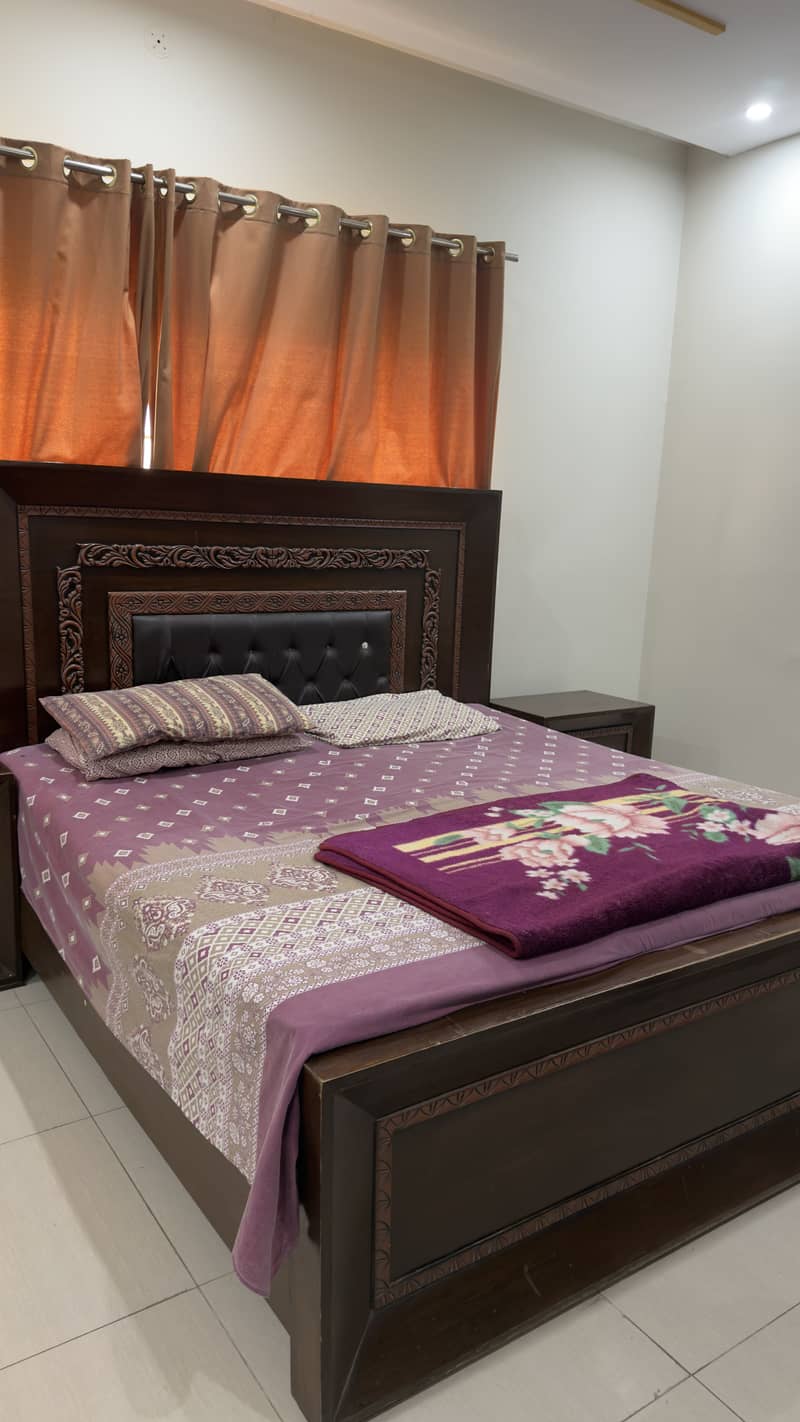 King size bed 1