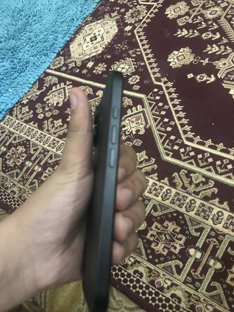 Apple iPhone 16 3
