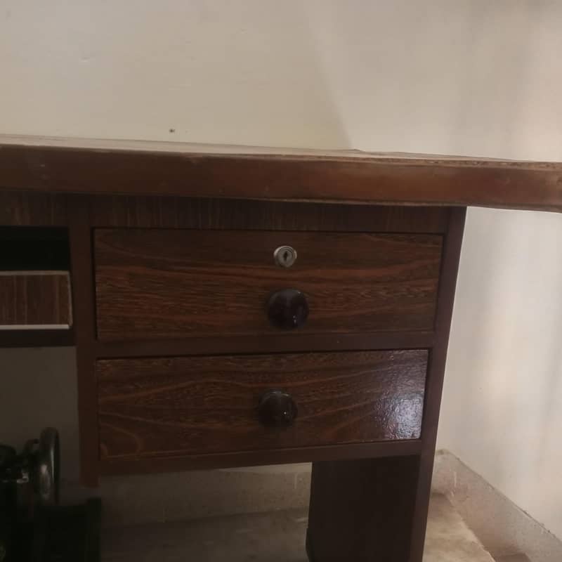 computer table 4