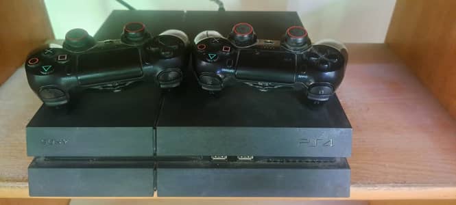 Sony PlayStation 4 (PS4 Fat) 500GB + Box with 2 Wireless Controllers