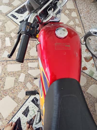 Honda CD70 2025