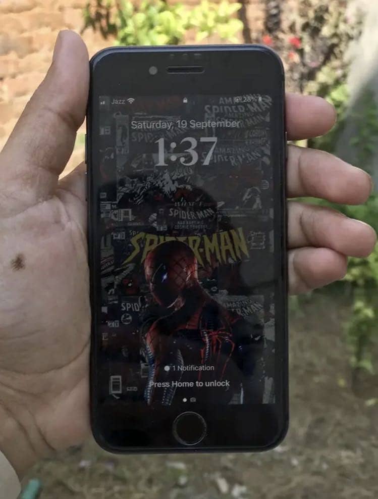 Apple iPhone 8 4