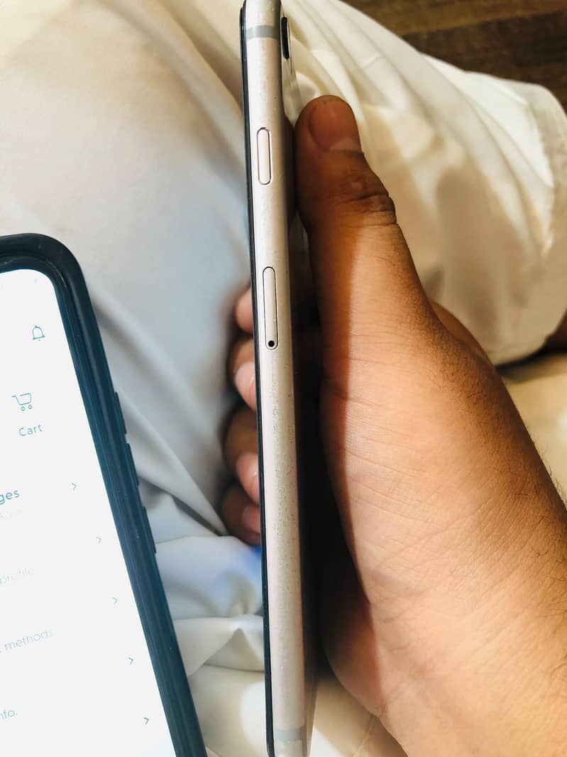 Apple iPhone 6S Plus 2