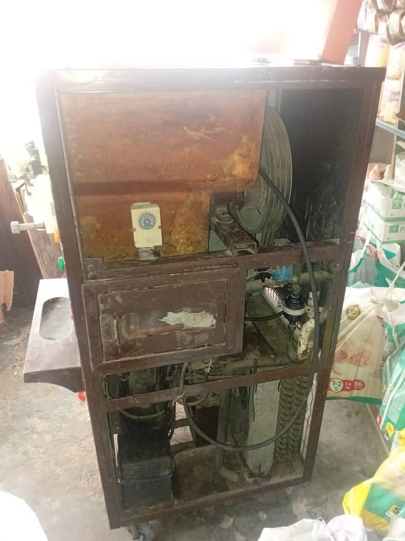 دو عدد سلش اور آئس کریم کی مشین برائے فروخت 6