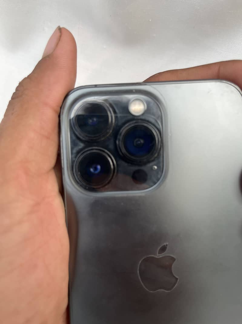 Apple iPhone 13 Pro 1