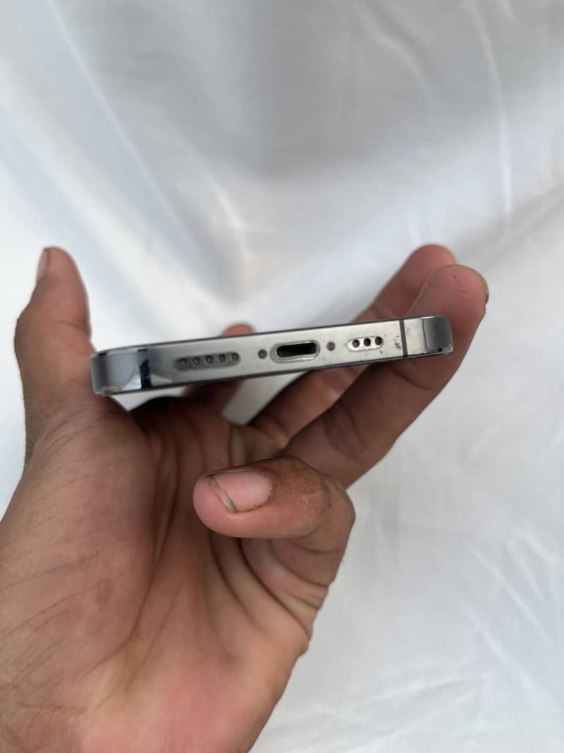 Apple iPhone 13 Pro 2