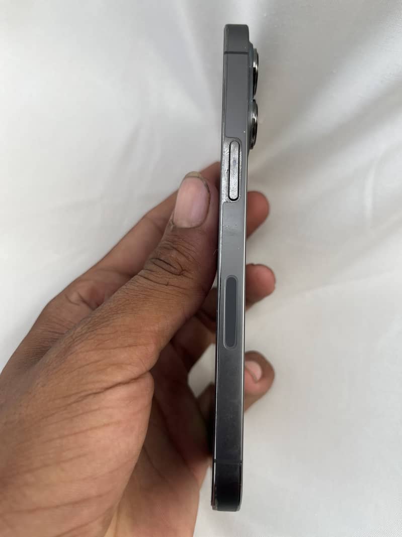 Apple iPhone 13 Pro 4