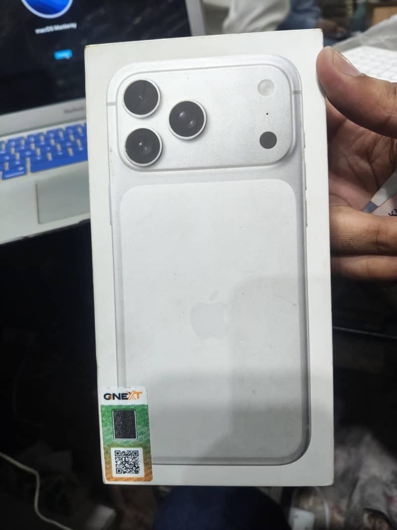 Apple iPhone 17 Pro Max 2