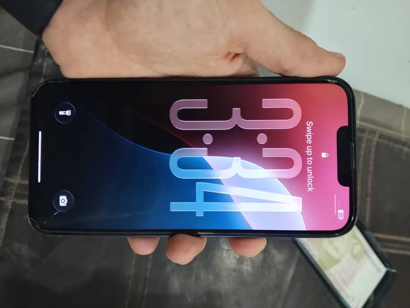 Apple iPhone 13 jv 1