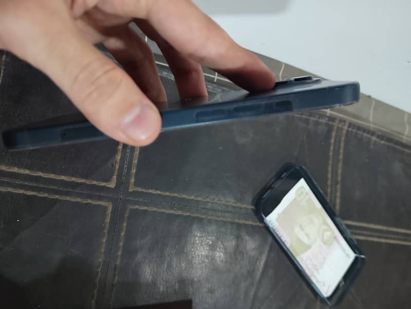 Apple iPhone 13 jv 4