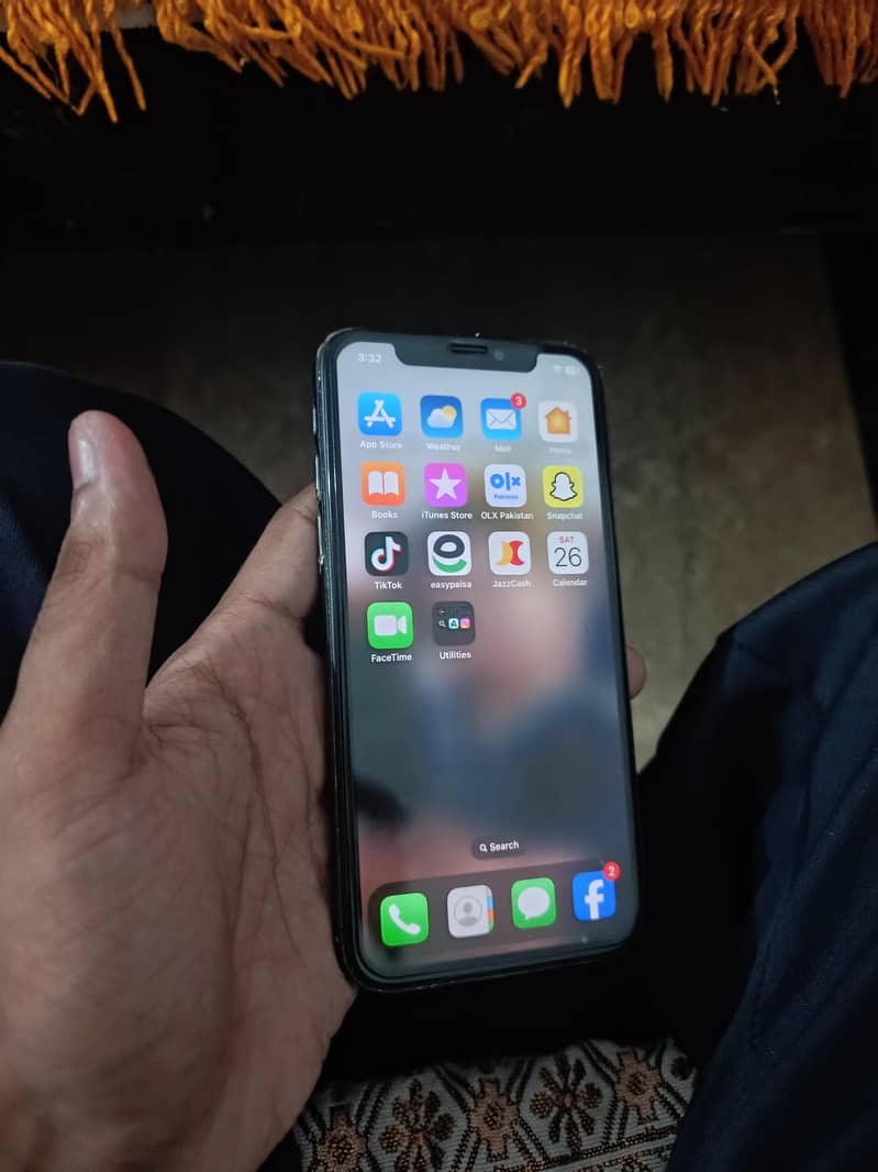 Apple iPhone X 3