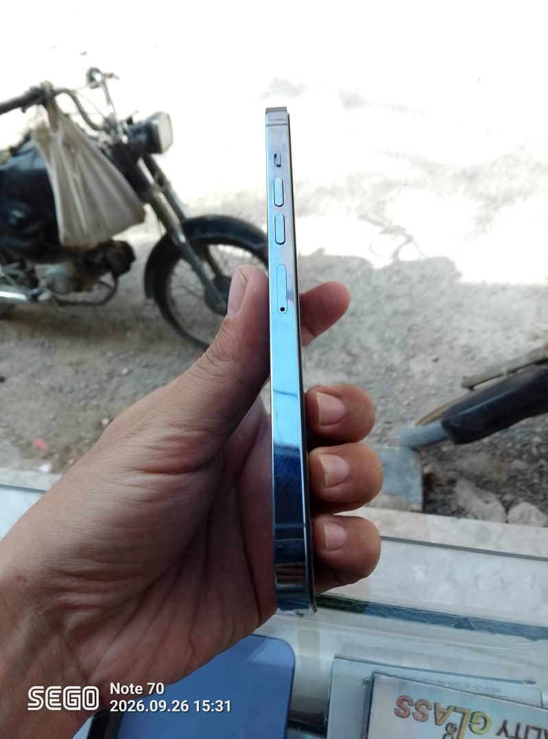 Apple iPhone 13 Pro Max 3