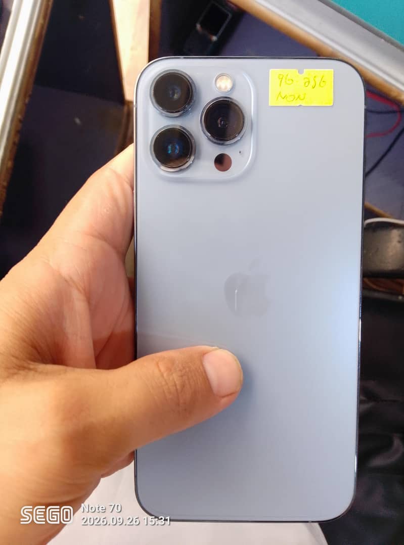 Apple iPhone 13 Pro Max 6