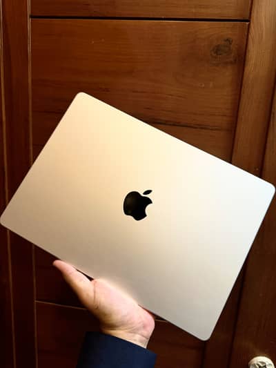 Macbook Pro M4 16 GB RAM / 512GB STORAGE - 100% Battery Health