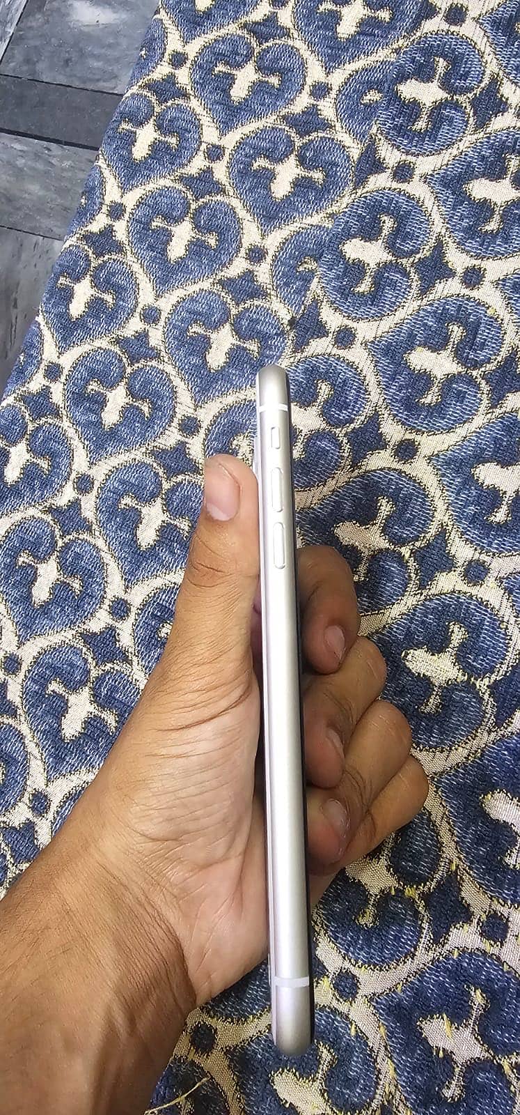 Apple iPhone 11 2