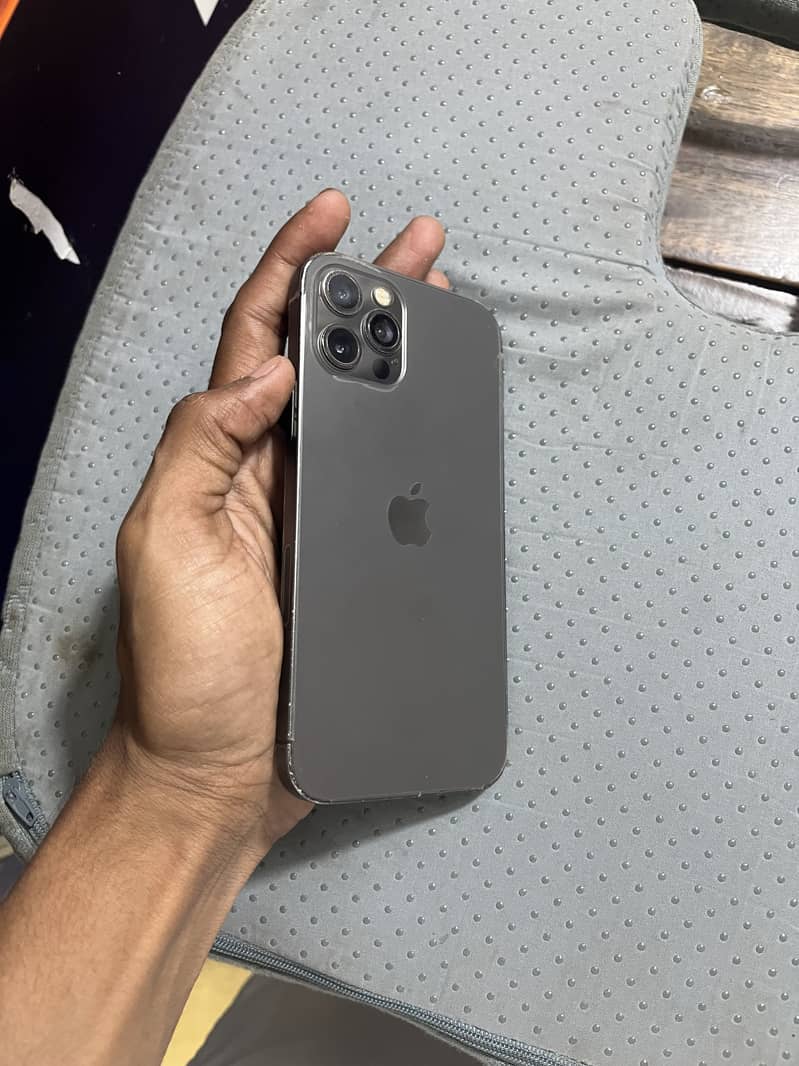 Apple iPhone 12 Pro 4