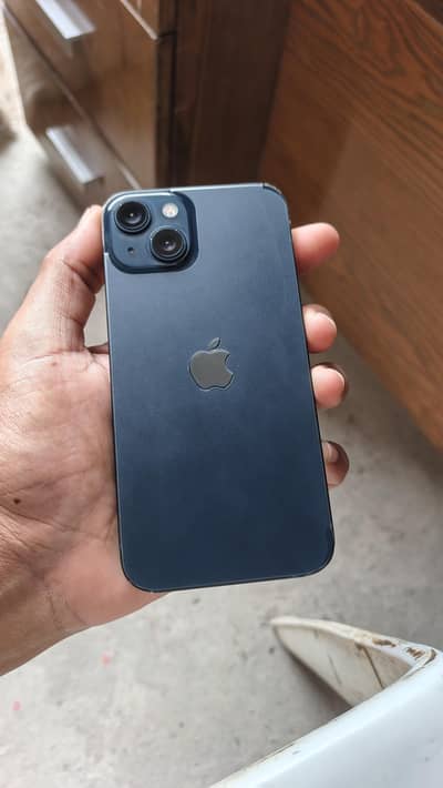 Apple iPhone 13