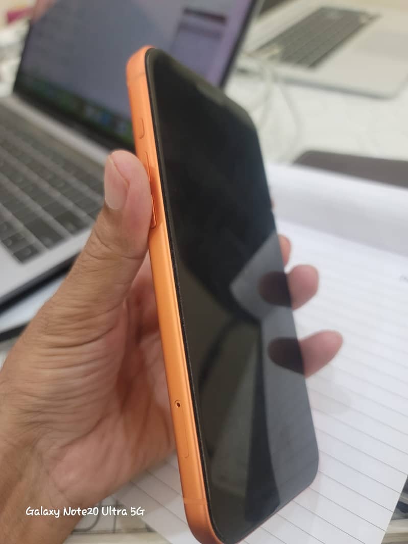 Apple iPhone 17 Pro Max 4