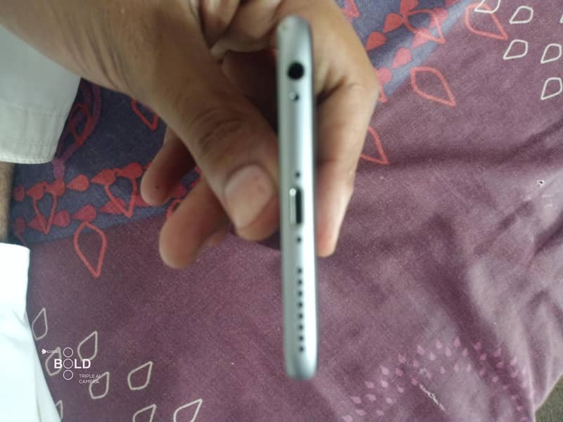Apple iPhone 6 Plus 4