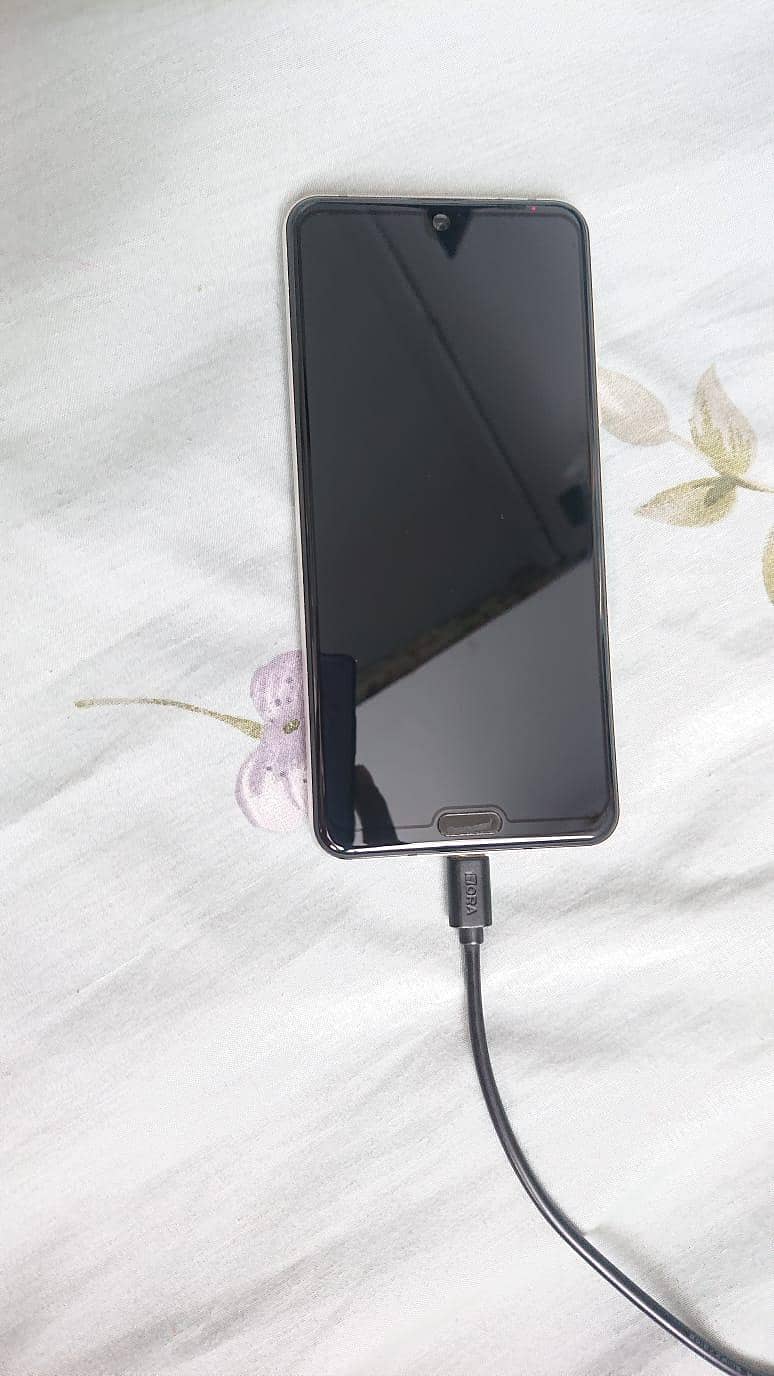 Sharp Aquos R3 6