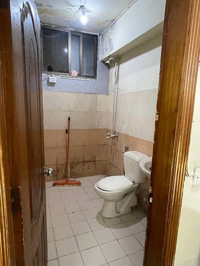 In E-11 1400 Square Feet Flat For rent