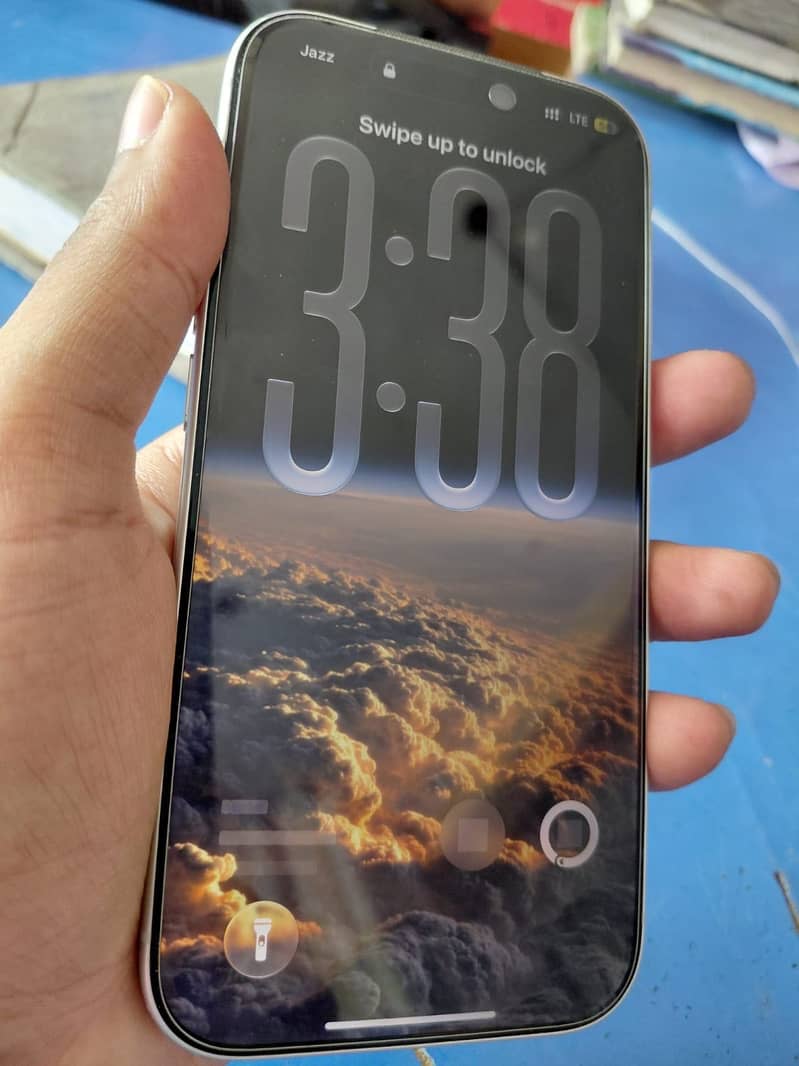 Apple iPhone 17 Pro 1