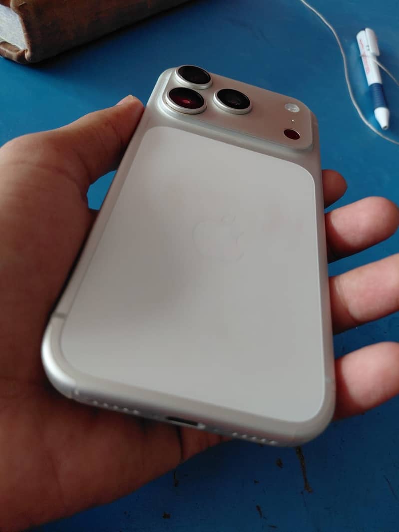 Apple iPhone 17 Pro 5
