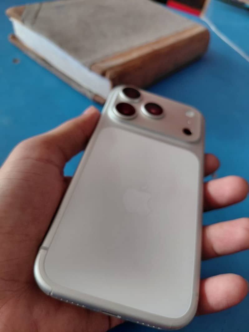 Apple iPhone 17 Pro 7
