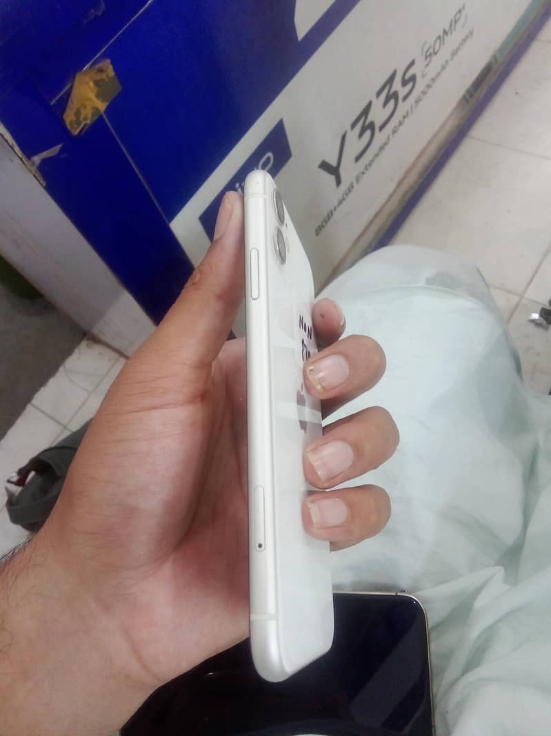 Apple iPhone 11 1