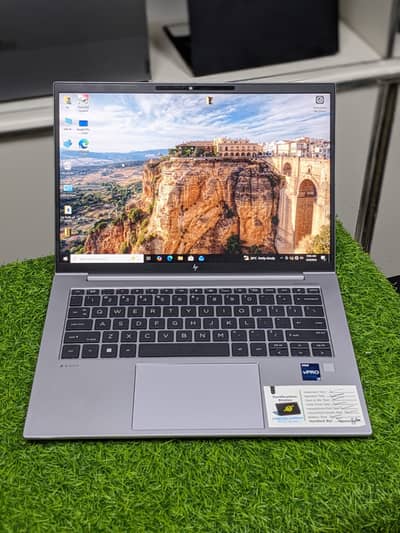 HP ZBook Firefly G9 i7 12th Gen 16GB DDR5 256GB SSD FHD Backlit