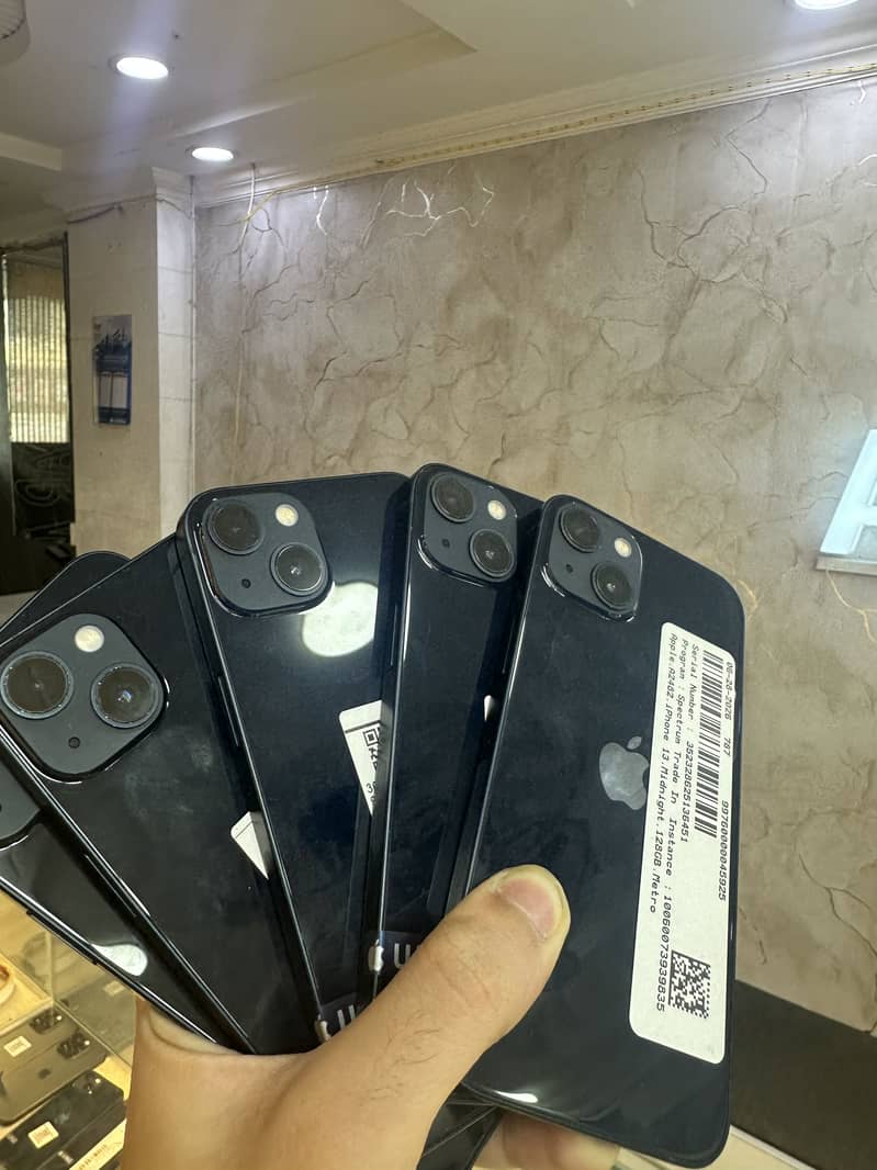 Apple iPhone 13 2