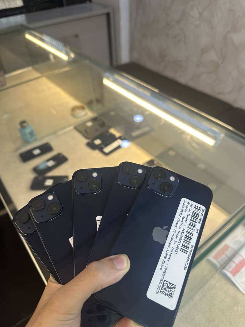 Apple iPhone 13 4