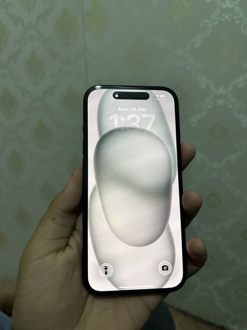 Apple iPhone 15 2