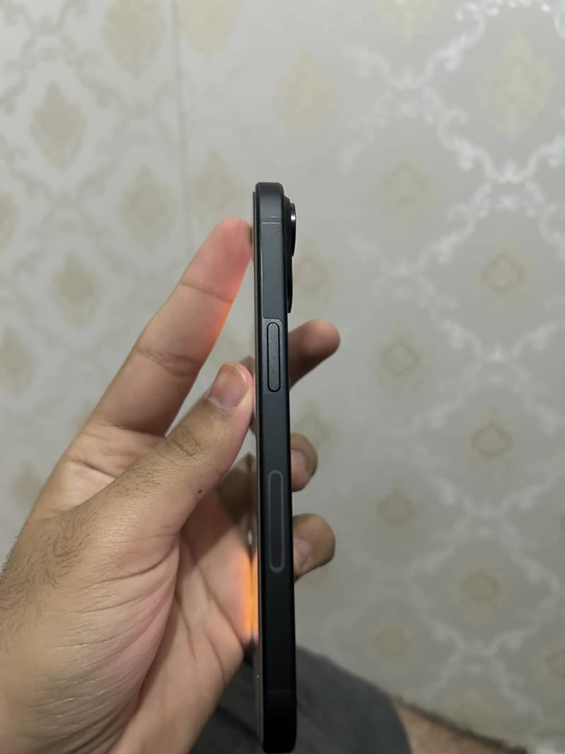 Apple iPhone 15 5