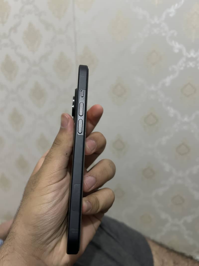 Apple iPhone 15 6