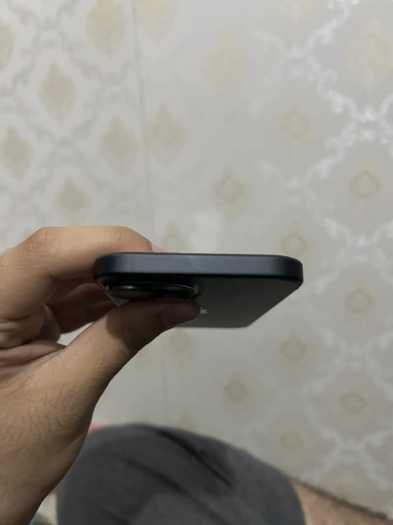 Apple iPhone 15 7
